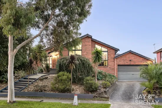 22 Edward Freeth Drive, Endeavour Hills, Vic 3802