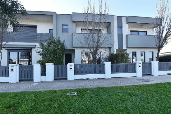 22 Errol Boulevard, Mickleham, Vic 3064 - For Rent