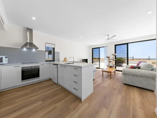 22 Halls Head Parade, Halls Head, WA 6210-Image