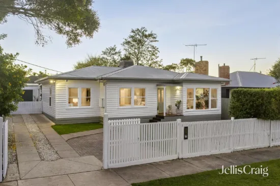 22 Hamlyn Avenue, Hamlyn Heights, Vic 3215