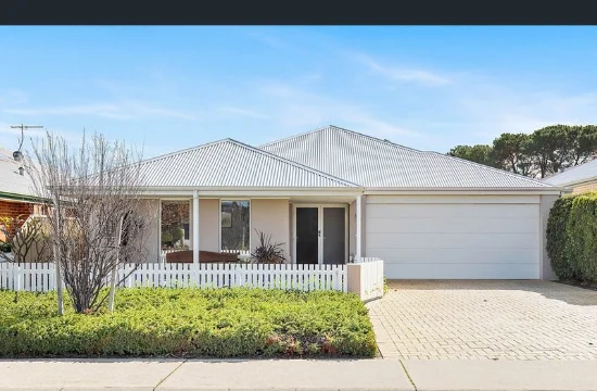 22 Harvest Lakes Blvd, Atwell, WA 6164