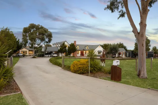 22 Highgrove Drive, Sunbury, Vic 3429