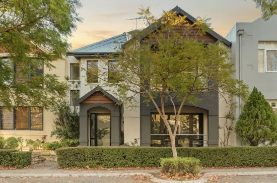 22 Juniper Bank Way, Subiaco, WA 6008