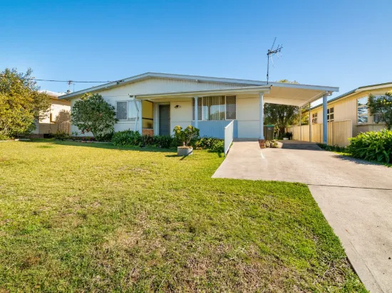 22 Kanangra Drive, Taree, NSW 2430