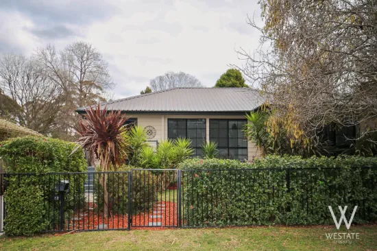 22 Lawson Crescent, Orange, NSW 2800