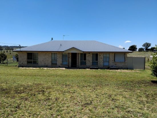 22 Lochaber Road, Pittsworth QLD 4356 - For Rent