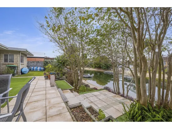 22 Pearl Key, Broadbeach Waters, Qld 4218