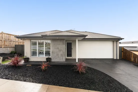 22 Penrith Avenue, Warragul, Vic 3820