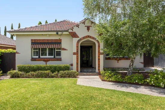 22 Peterleigh Grove, Essendon, Vic 3040