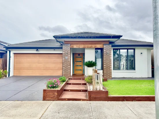 22 Praline Street, Manor Lakes, Vic 3024 - For Rent