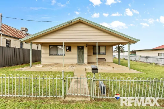 22 Regent Street, Junee, NSW 2663