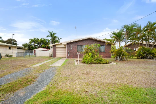 22 Smiths Road, Avoca, Qld 4670