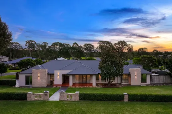22 Twin Creeks Drive, Luddenham, NSW 2745
