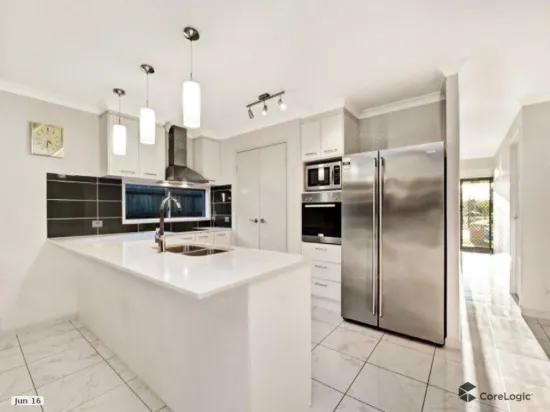 22 Wallarah Pde, North Lakes, Qld 4509