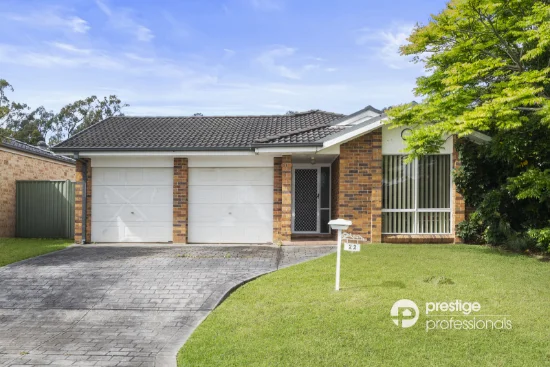 22 Wallcliffe Court, Wattle Grove, NSW 2173