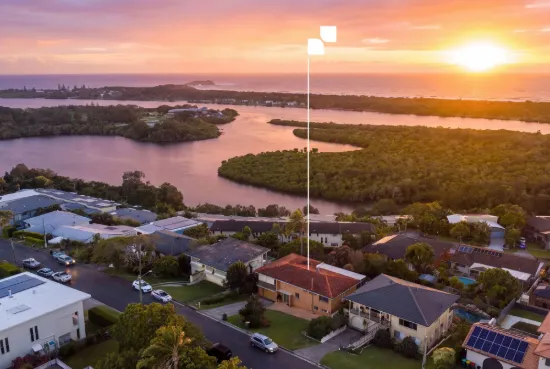 22 Walter Crescent, Banora Point NSW 2486-Image