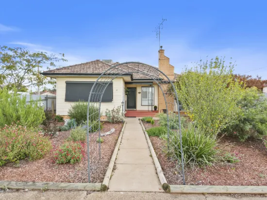 22 Walter Street, Finley, NSW 2713