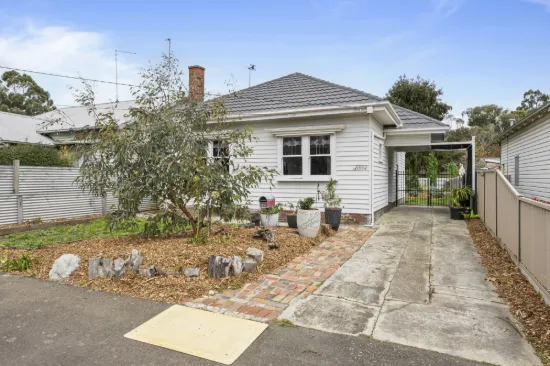 220 Main Road, Golden Point, Vic 3350