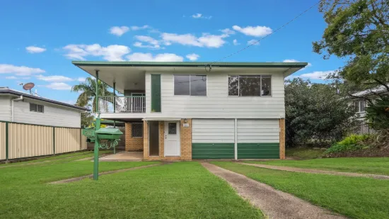 221 Blackstone Road, Silkstone, Qld 4304