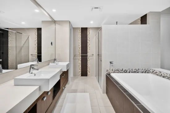 2226 Glengallon Way, Hope Island, Qld 4212-Image