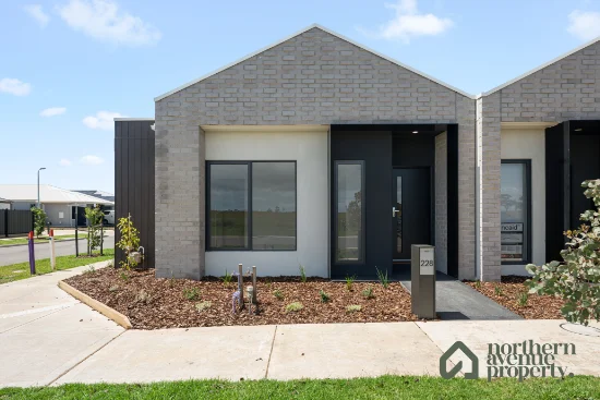 228 Sewells Rd, Tarneit, Vic 3029 - For Rent