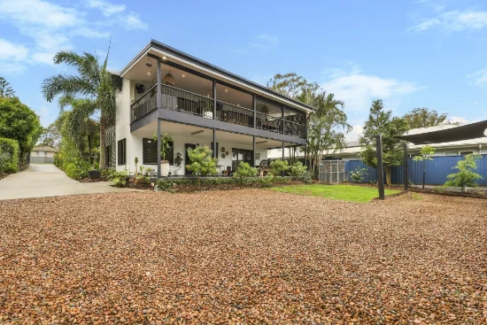 Family Home with Shed & Entertaining Decks in Clontarf | 229A ...
