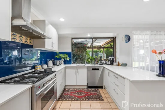 23 Baronet Road, Lesmurdie, WA 6076