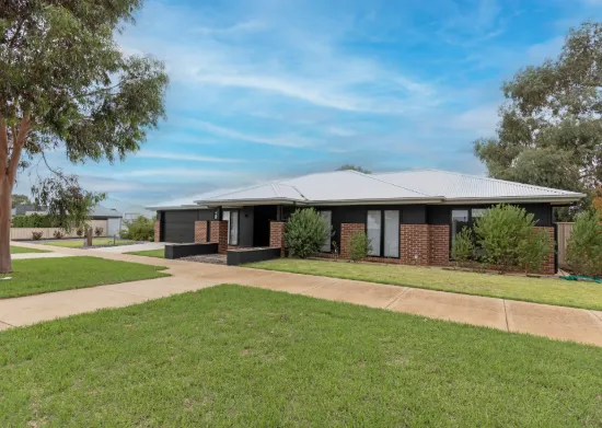 23 Boobialla Drive, Swan Hill, Vic 3585