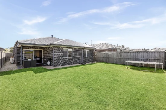 23 Bramley Avenue, Charlemont, Vic 3217