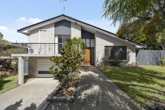 23 Bridle Street, Mansfield, Qld 4122