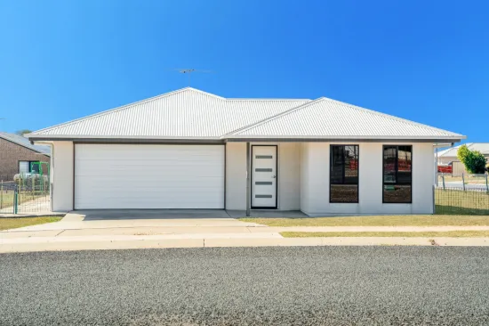 23 Burn Street, Capella, Qld 4723
