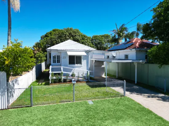 23 Campbell Street, Scarborough, Qld 4020