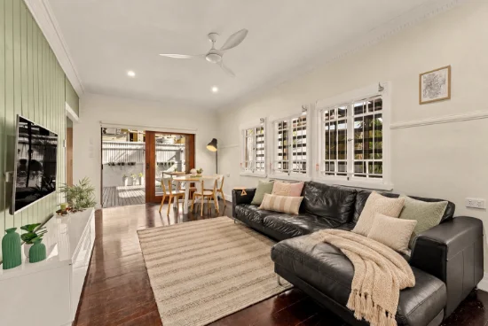 23 Duke Street, Cannon Hill, Qld 4170