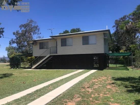 23 Gum St, Blackwater, Qld 4717