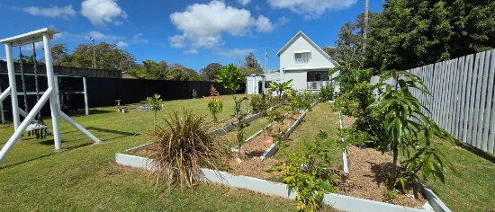 23 Hamilton Parade, Macleay Island, Qld 4184