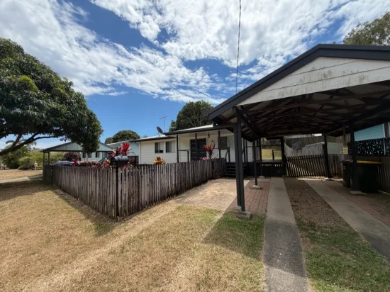 23 Harrington St, North Mackay, Qld 4740 - For Rent
