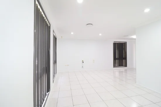23 Mistletoe Ave, Claremont Meadows, NSW 2747