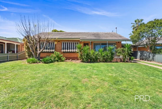 23 Nixon Crescent, Tolland, NSW 2650