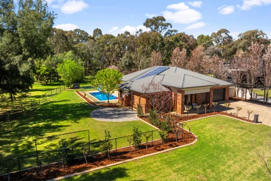23 Plunkett Drive, Lake Albert, NSW 2650