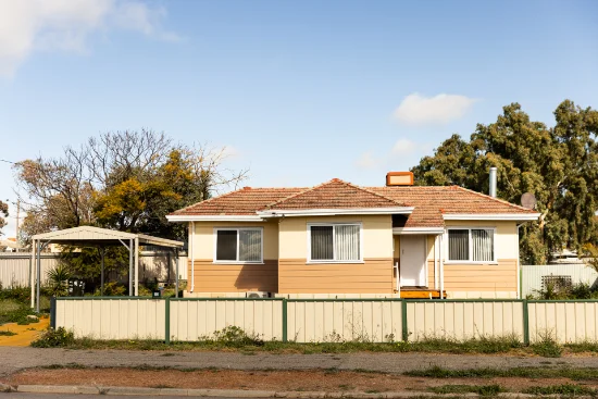 23 Pollock Avenue, Merredin, WA 6415