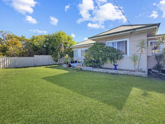 23 The Lakes Way, Forster, NSW 2428