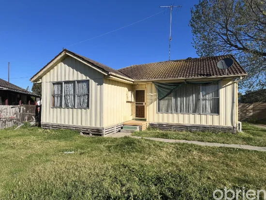239 MacLeod Street, Bairnsdale, Vic 3875 - For Rent