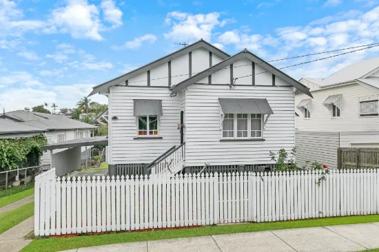 24 Annie Street, Camp Hill, Qld 4152