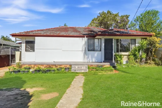 24 Bougainville Road, Lethbridge Park, NSW 2770