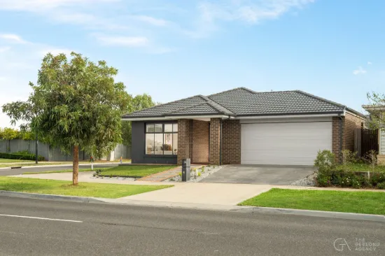 24 Bramley Avenue, Charlemont, Vic 3217