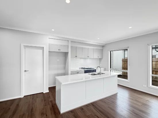 24 Bundalong Drive, Eynesbury, Vic 3338-Image