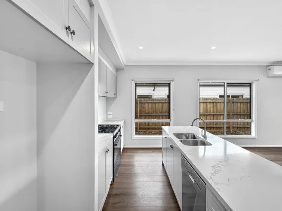 24 Bundalong Drive, Eynesbury, Vic 3338-Image