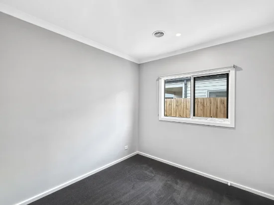 24 Bundalong Drive, Eynesbury, Vic 3338-Image