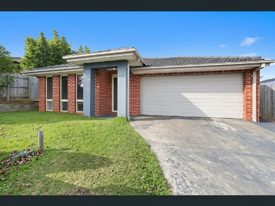 24 BUSCOMBE CRESCENT, Drouin, Vic 3818