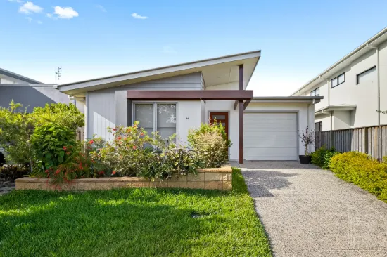 24 Carlisle Circuit, Mountain Creek, Qld 4557
